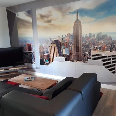 Appartement Renove Le New-York En Centre Ville - Terrasse Et Parking - Non Climatise La Roche-Chalais 외부 사진
