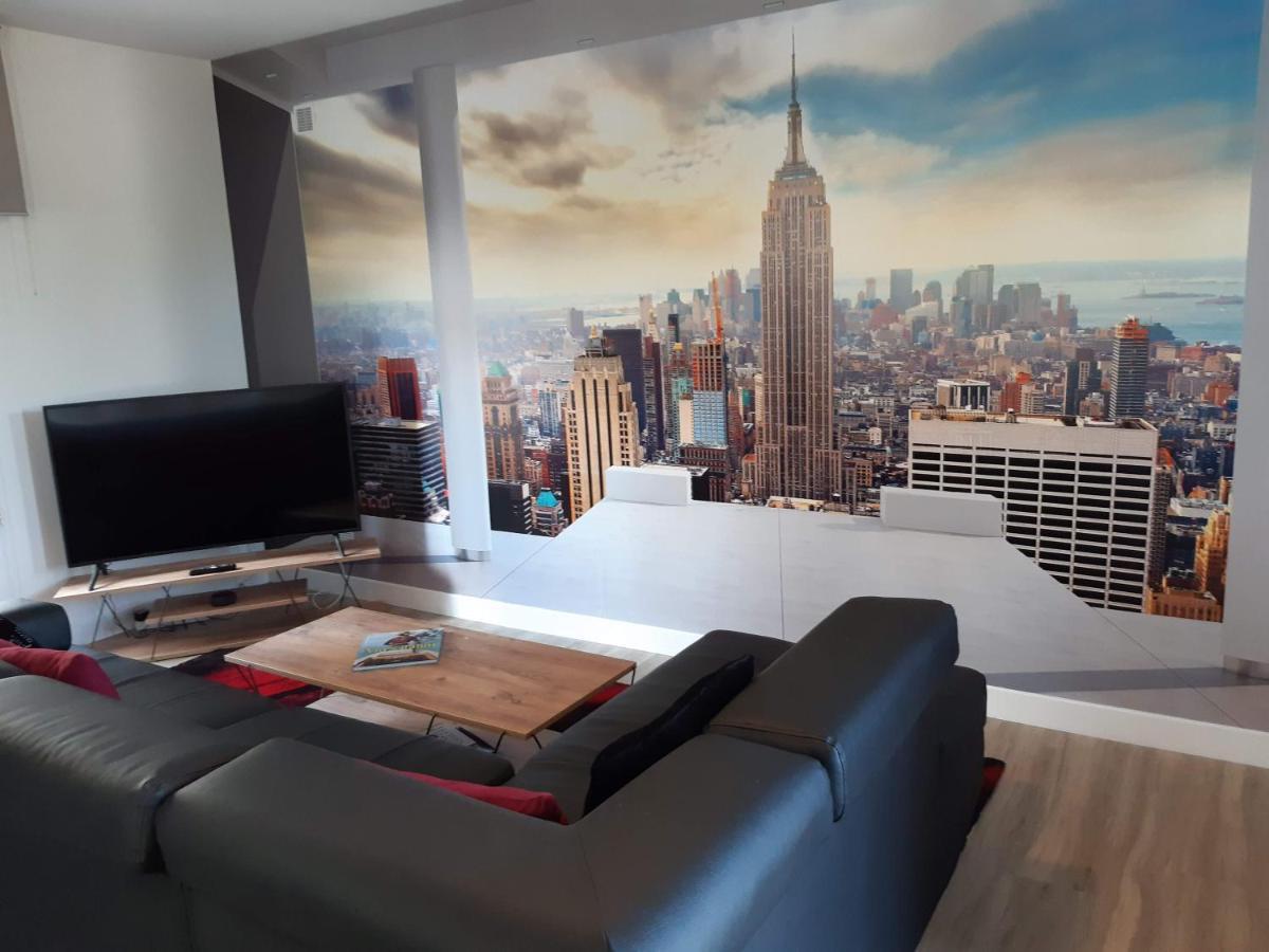 Appartement Renove Le New-York En Centre Ville - Terrasse Et Parking - Non Climatise La Roche-Chalais 외부 사진