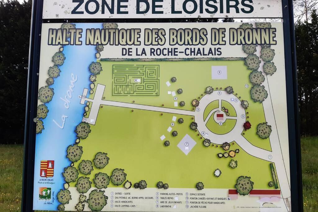 Appartement Renove Le New-York En Centre Ville - Terrasse Et Parking - Non Climatise La Roche-Chalais 외부 사진