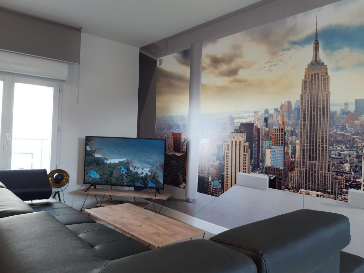 Appartement Renove Le New-York En Centre Ville - Terrasse Et Parking - Non Climatise La Roche-Chalais 외부 사진